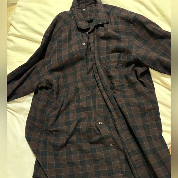 2 Uniqlo men’s button up dress shirts size large (worn) (both colours included) - Picture 4 of 7